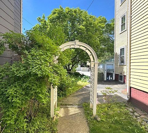 2nd image of 31 Forrester St #1