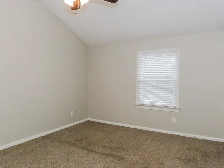2416 Haybrook Ln — Photo 11