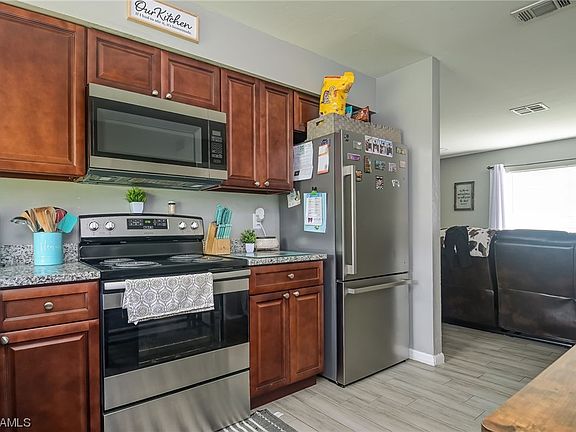 3rd image of 136 Gordon Ave S