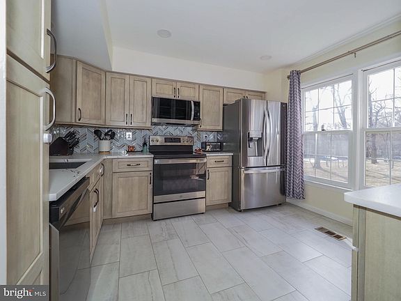 4th image of 3842 Angelton Ct