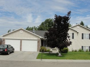 2686 N Blue Springs Ave, Meridian, ID 83646