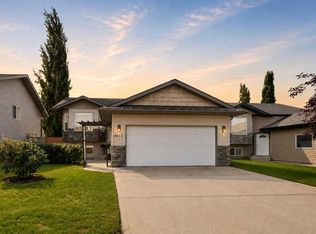 4913 N Westbrooke Rd, Blackfalds, AB T4M 0K7