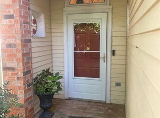 9020 N Timberview Dr, Midwest City, OK 73130