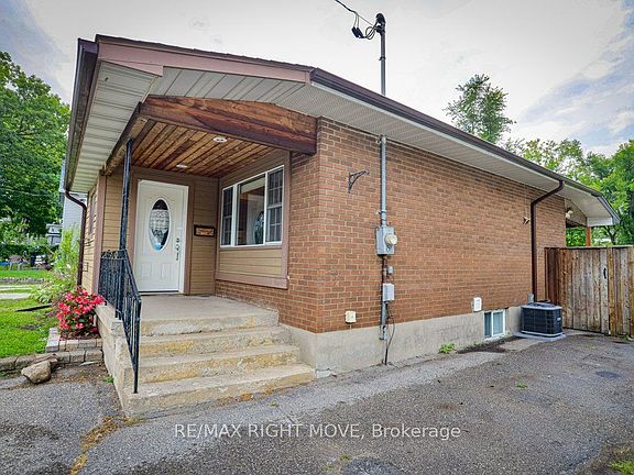 3rd image of 238 Mary St