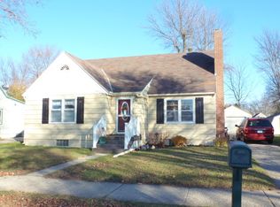 629 Collins Ave, Windom, MN 56101