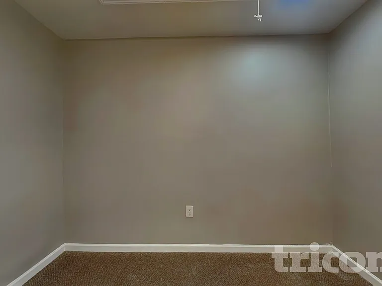 47 Rosemont Ct — Photo 10