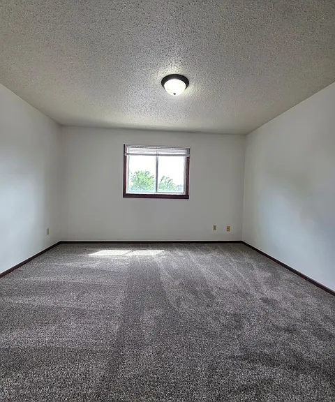 1652 8th St N #1 — Photo 5