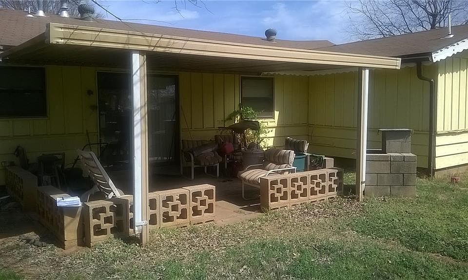 2nd image of 3100 Beechwood Dr