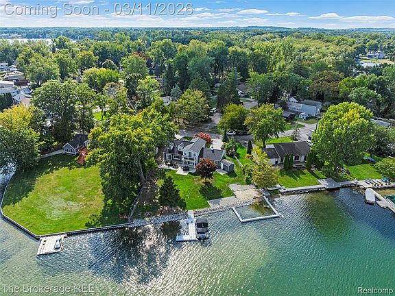 3rd image of 241 Reymont Rd