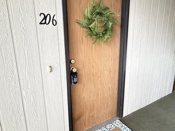 2nd image of 11040 SW Greenburg Rd APT 206