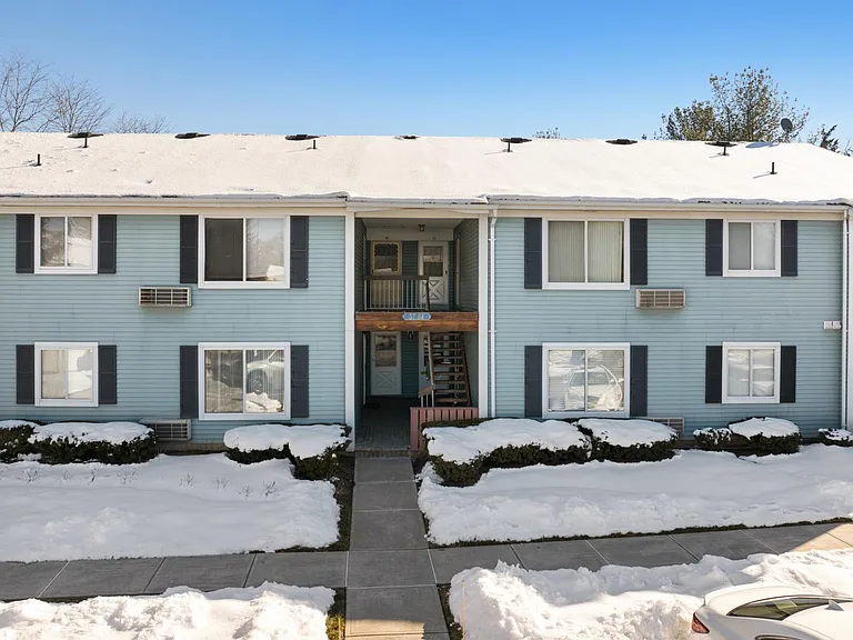 62 Eton Way — Photo 3