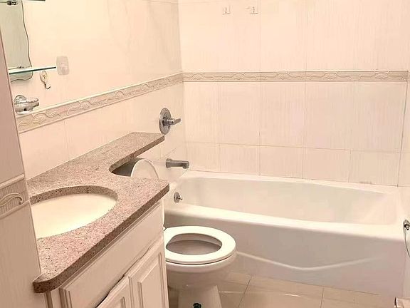5th image of 14022 33rd Ave APT 2F