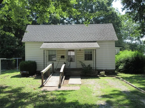 403 E Jefferson St, Tecumseh, OK 74873