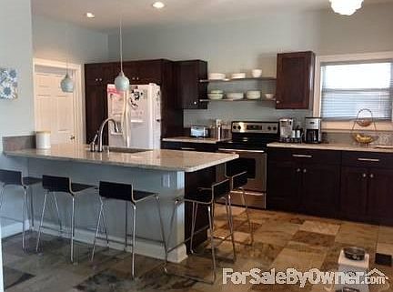 3rd image of 8073 Mapleway Dr