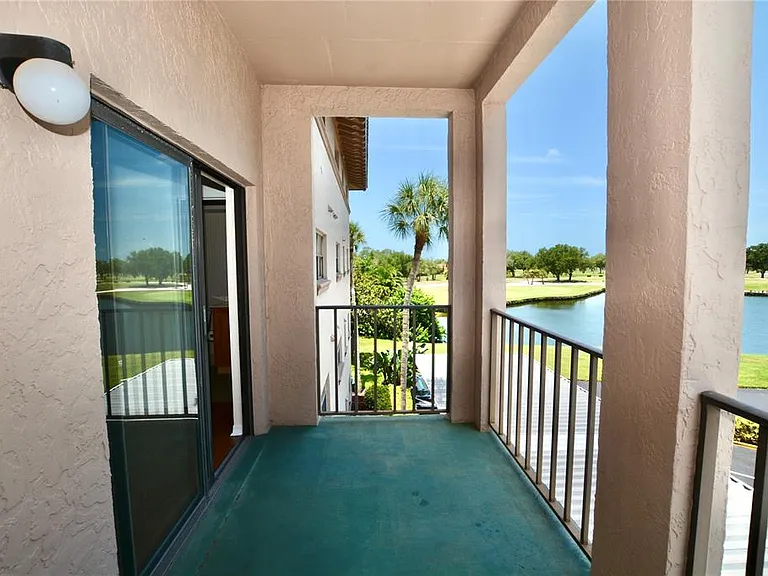 6150 Gulfport Blvd S — Photo 28