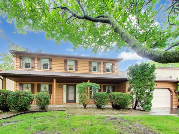 1648 Brentford Dr, Naperville, IL 60563