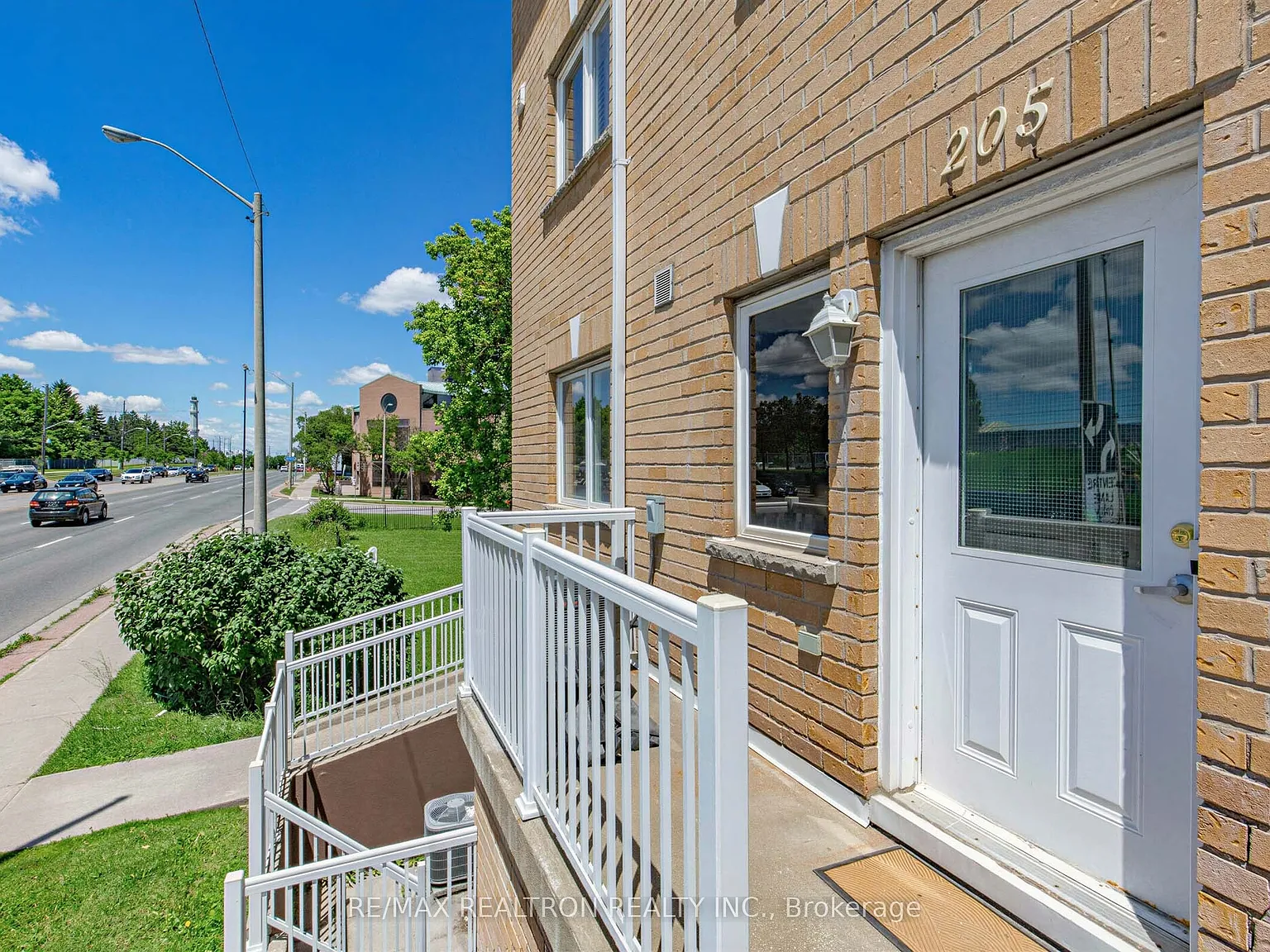 2 bed, $2,190 — Photo 4