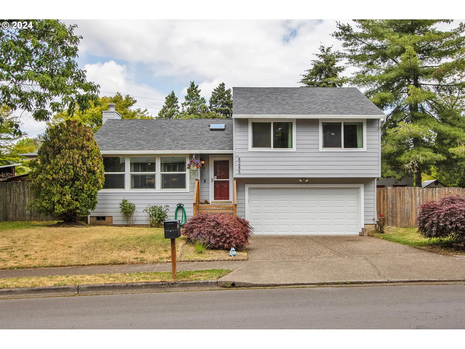 8285 SW Chelan St photo 1