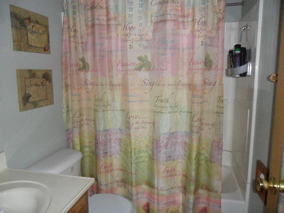 5th image of 631 E Urquhart St