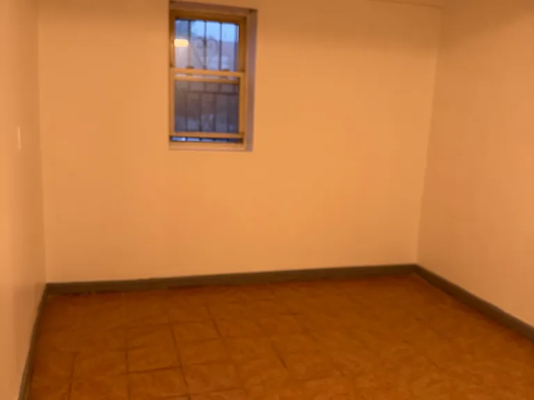236 Tremont Ave #B — Photo 2