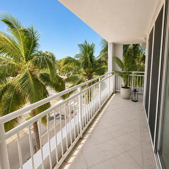7832 Collins Ave #404 — Photo 1
