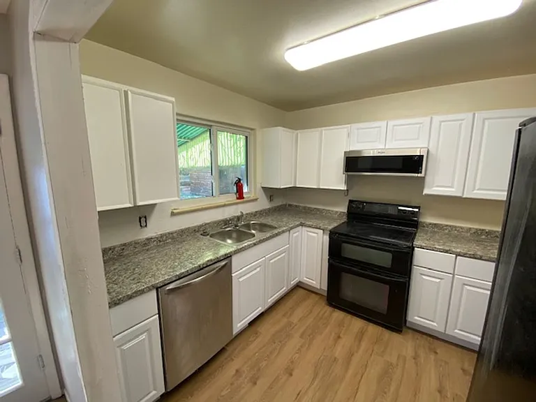 387 S Queen Cir — Photo 5