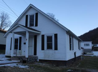 125 W McCutcheon St, Webster Springs, WV 26288