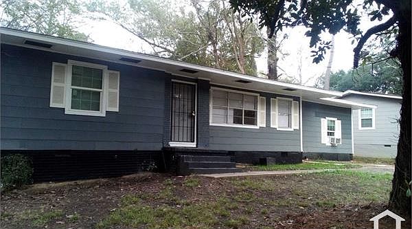 2nd image of 942 Stuart St