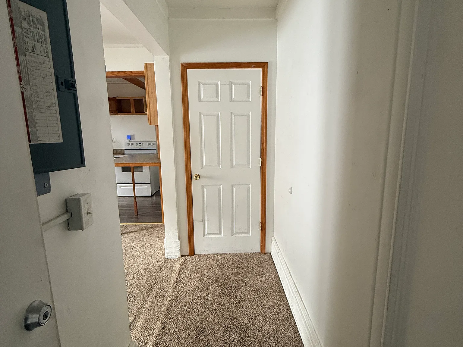 2 bed, 700 sqft, $900 — Photo 3