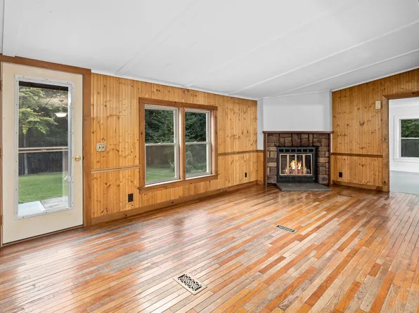 206 Barney Orchard Road, Sunderland, VT 05252