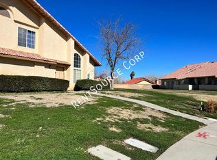 1601 Cactus Dr UNIT V, Lancaster, CA 93535