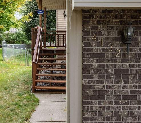 3rd image of 4132 Jordan Ave N