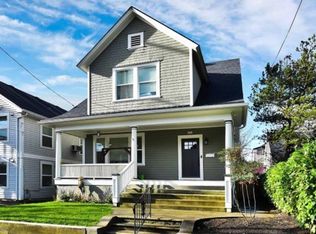 2743 NE Rodney Ave UNIT A, Portland, OR 97212