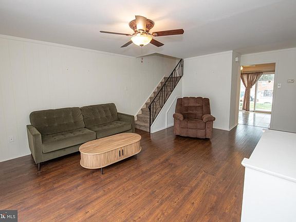 2nd image of 11885 Academy Rd #I2