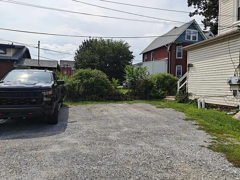 380 E Chestnut St — Photo 7