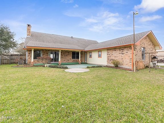 3rd image of 304 Amanda Dr