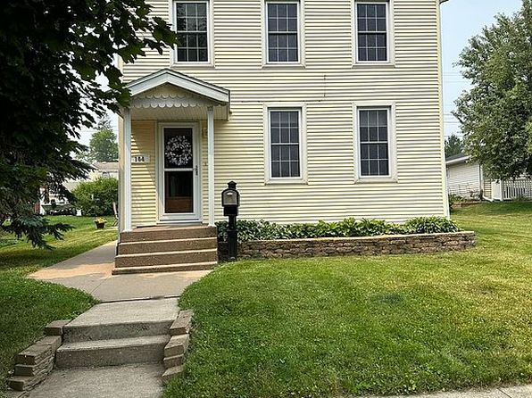 104 N 4th St
