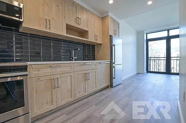 Rented by EXR | media 7