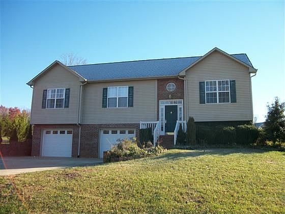 1st image of 107 Buck Shoals Cir