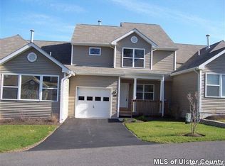 69 Twin Ponds Dr, Kingston, NY