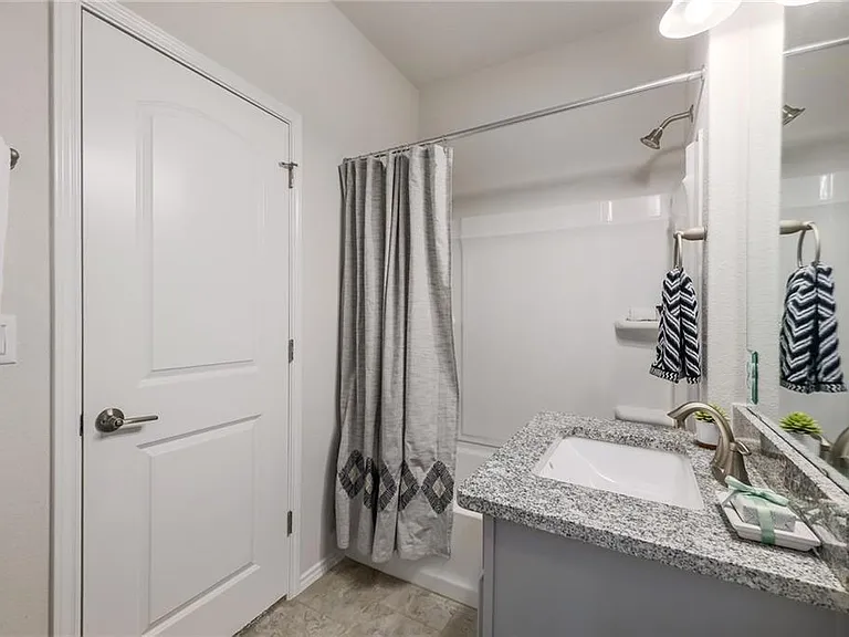 14004 Osmarea Dr — Photo 9