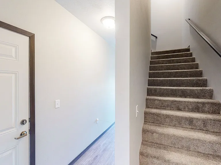 5800 Sunnybrook Plz — Photo 46