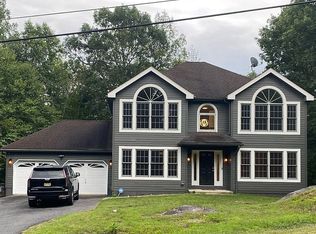 238 Overlook Dr, East Stroudsburg, PA