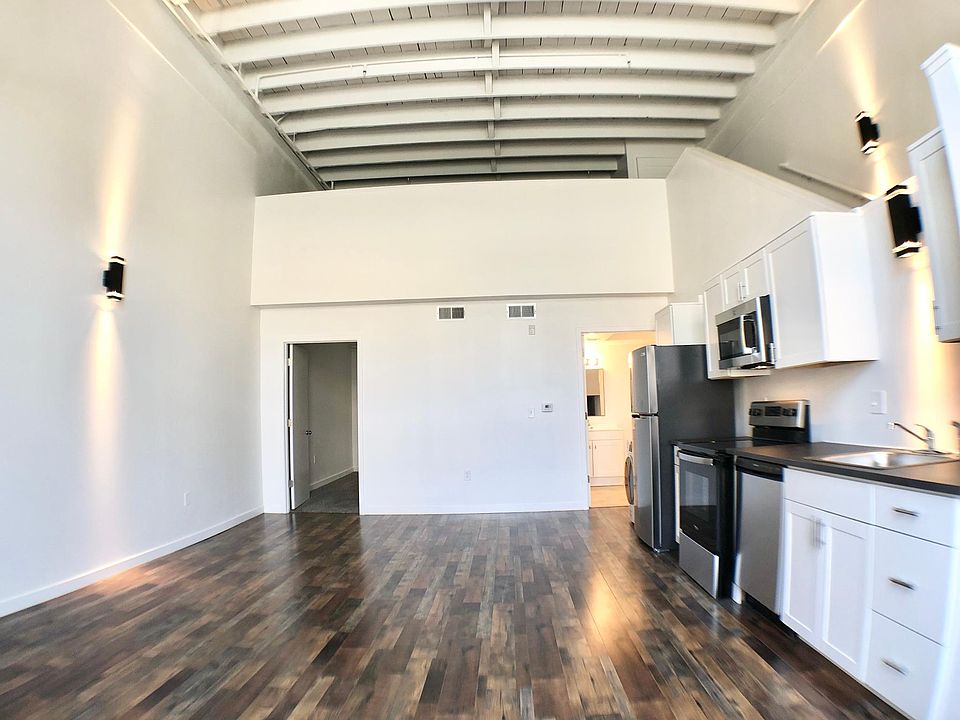 1st image of 401 Charlotte St #103