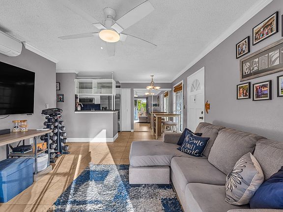 4th image of 160 Keonekai Rd APT 11-104