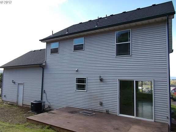 2nd image of 617 NE Cummins St