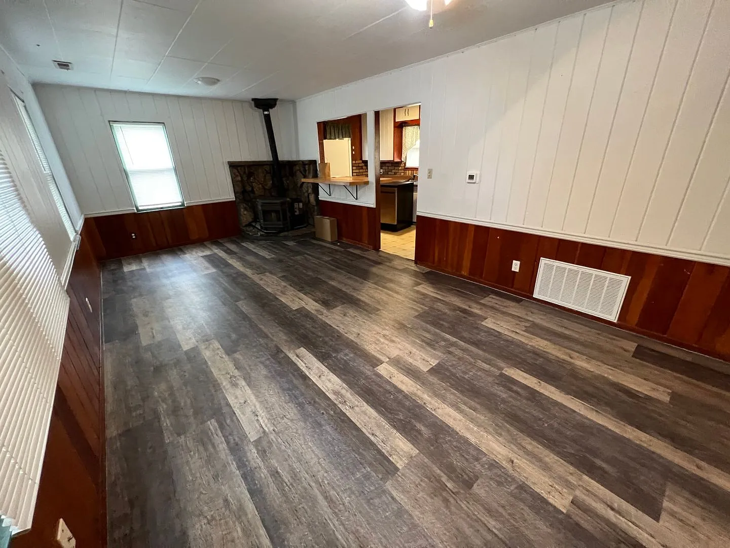 2 Bedroom 1 Bath House with Fenced Yard, Storage Shed, Off Street Parking — Photo 4