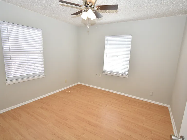 1206 Belvedere Dr — Photo 10