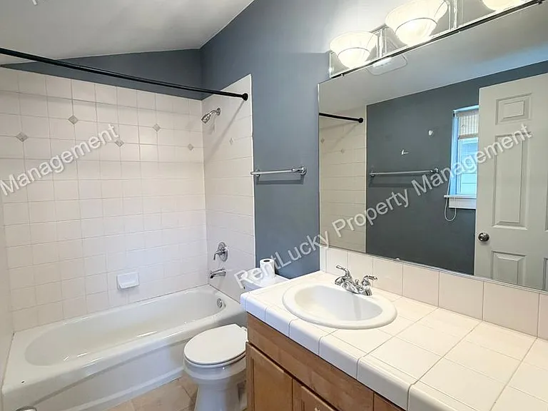 2652 NW 56th St — Photo 5