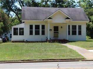 1107 E Houston Ave, Crockett, TX 75835